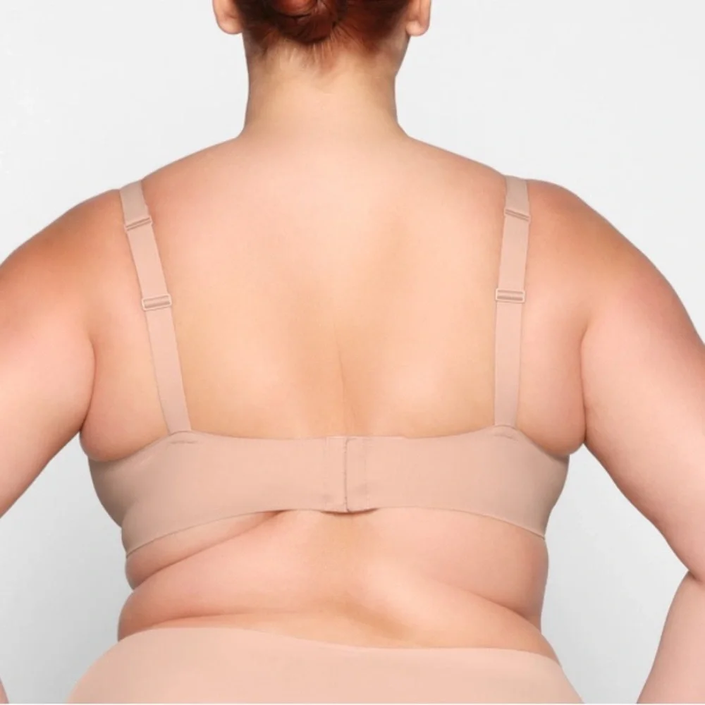 SKIMS NAKED PLUNGE BRALETTE - Picture 3 of 10